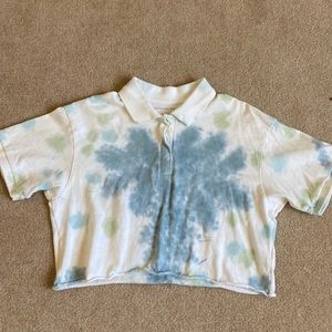 A cropped tie die polo from American Eagle.